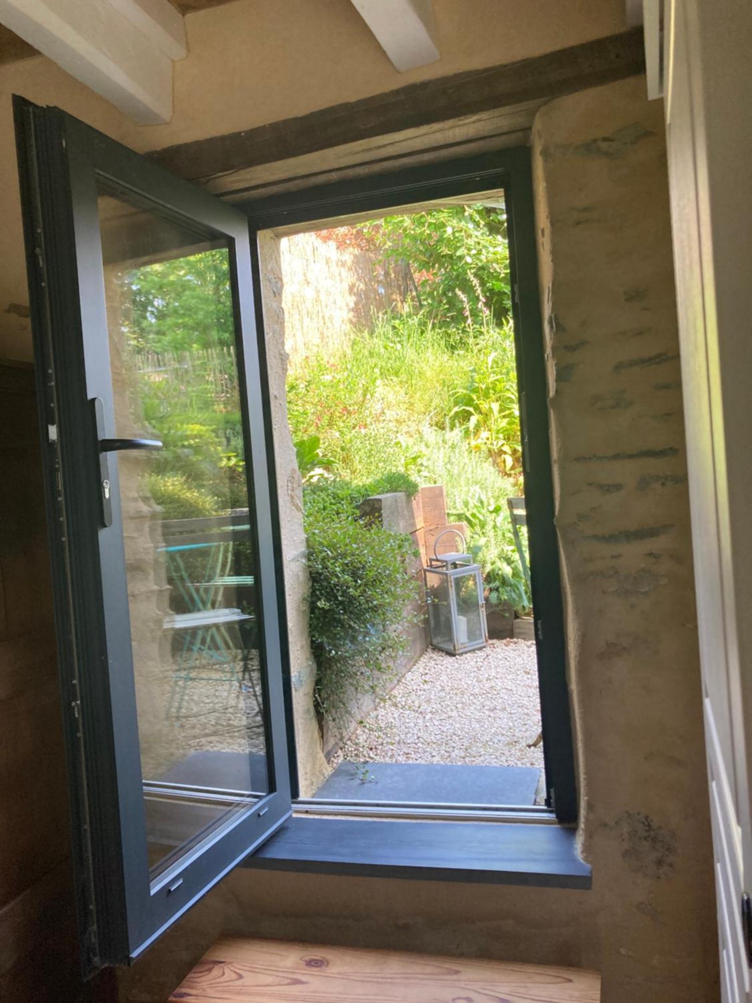 Le 6 Holiday home Saint-Seglin